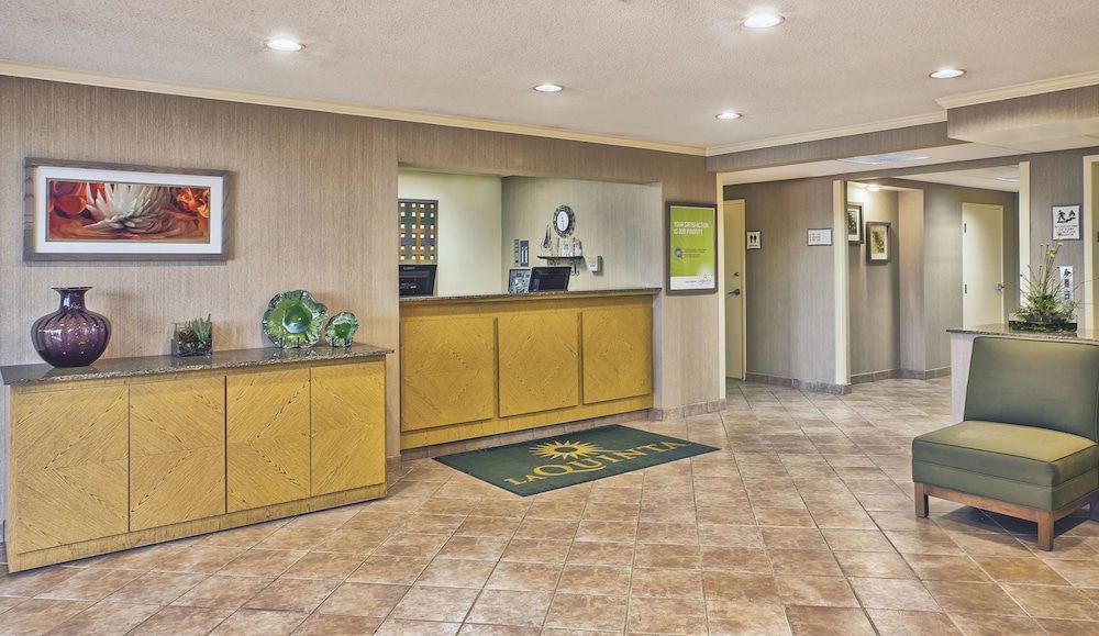 La Quinta Inn by Wyndham Toledo Perrysburg 2