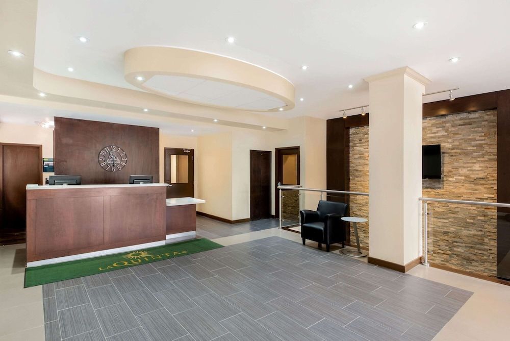 La Quinta by Wyndham Oshawa 2
