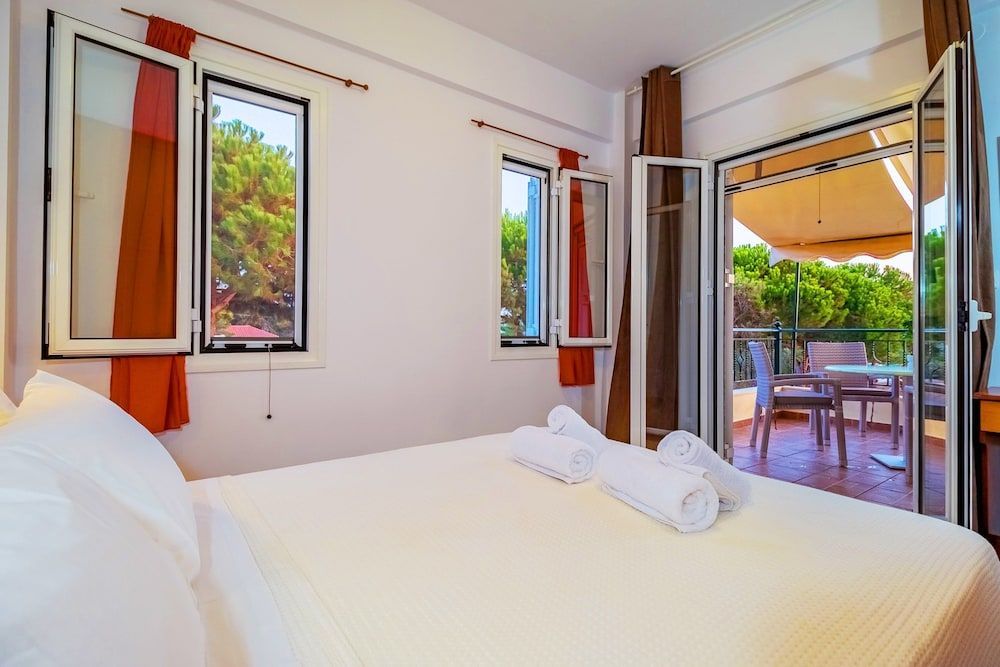 Romanos Beach Villas 2