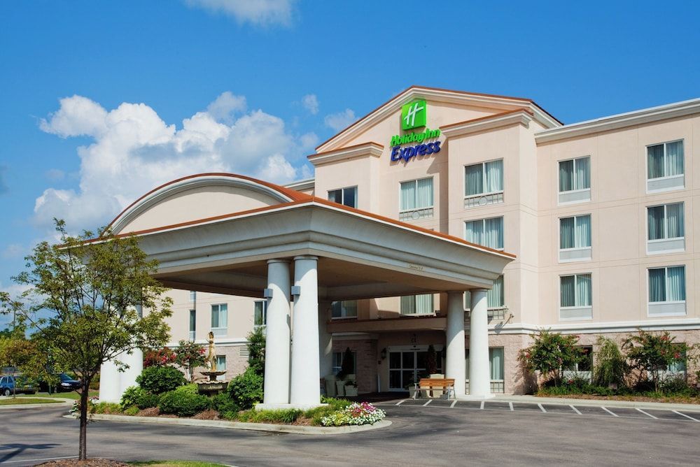 Holiday Inn Express & Suites CONCORD by IHG 1