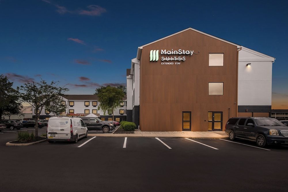 MainStay Suites Columbus North - Worthington 1