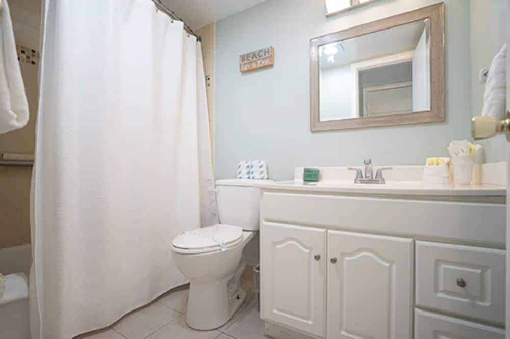 Carriage House Resort Motel 1