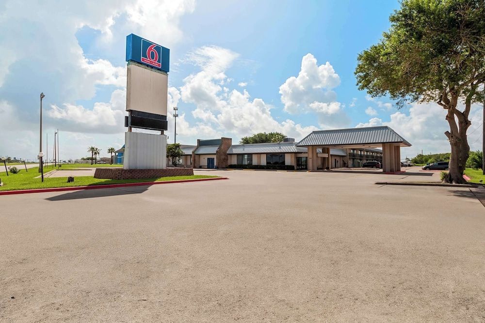 Motel 6 Port Lavaca, TX 1