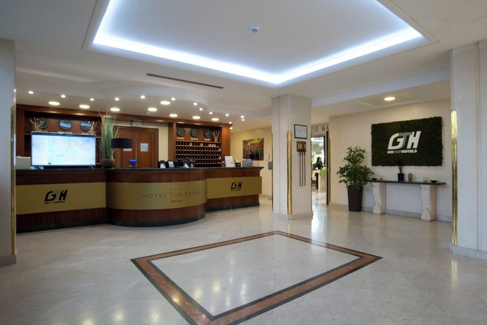 Hotel The Brand 2