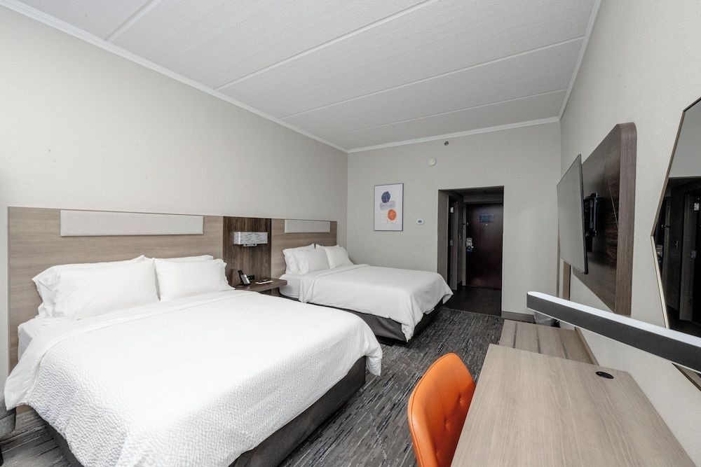 Holiday Inn Express & Suites CHARLESTON - NORTHWOODS by IHG 2