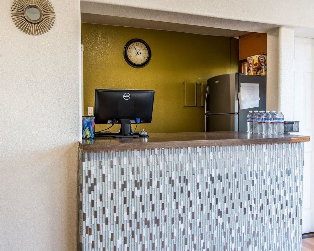 Rodeway Inn Downtown Hanford 2
