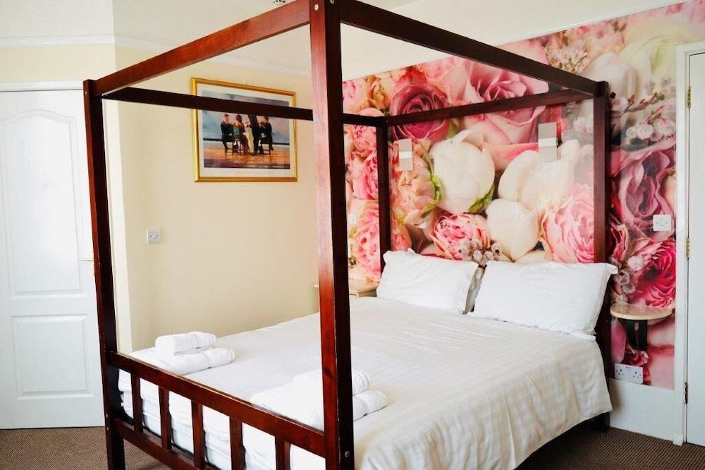 Deincourt Hotel 1