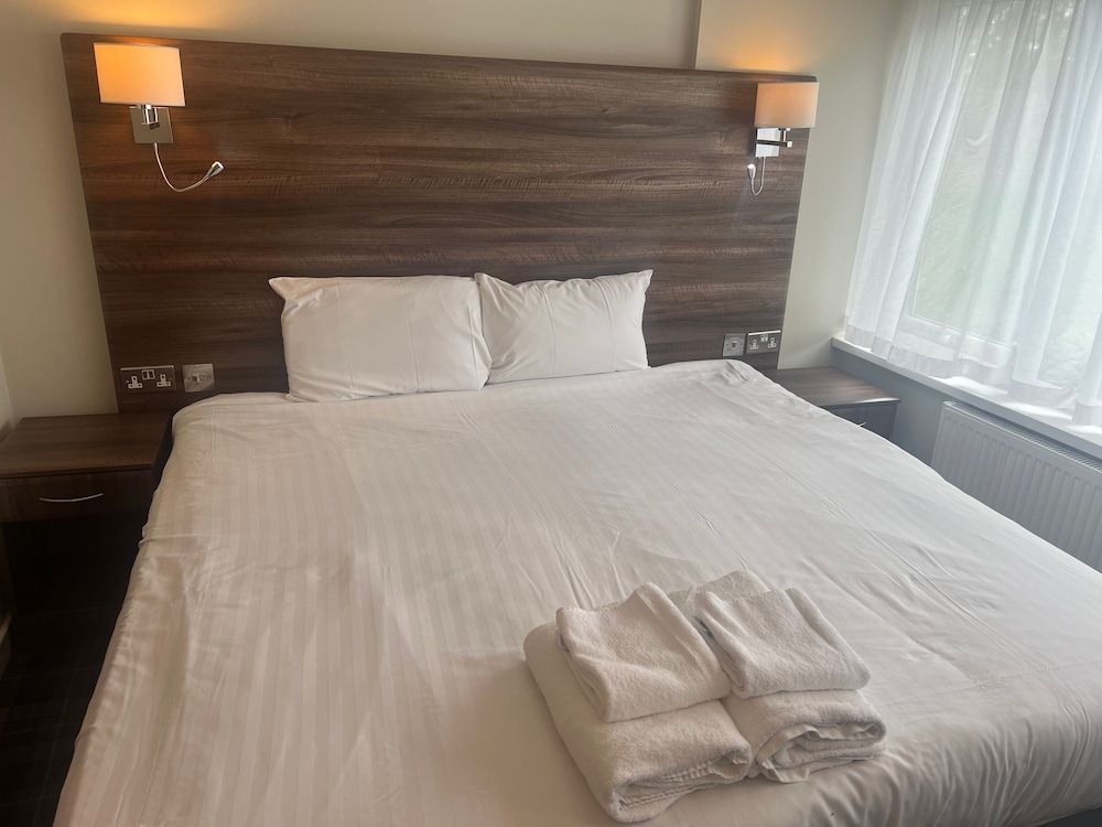 Riverside Hotel 2