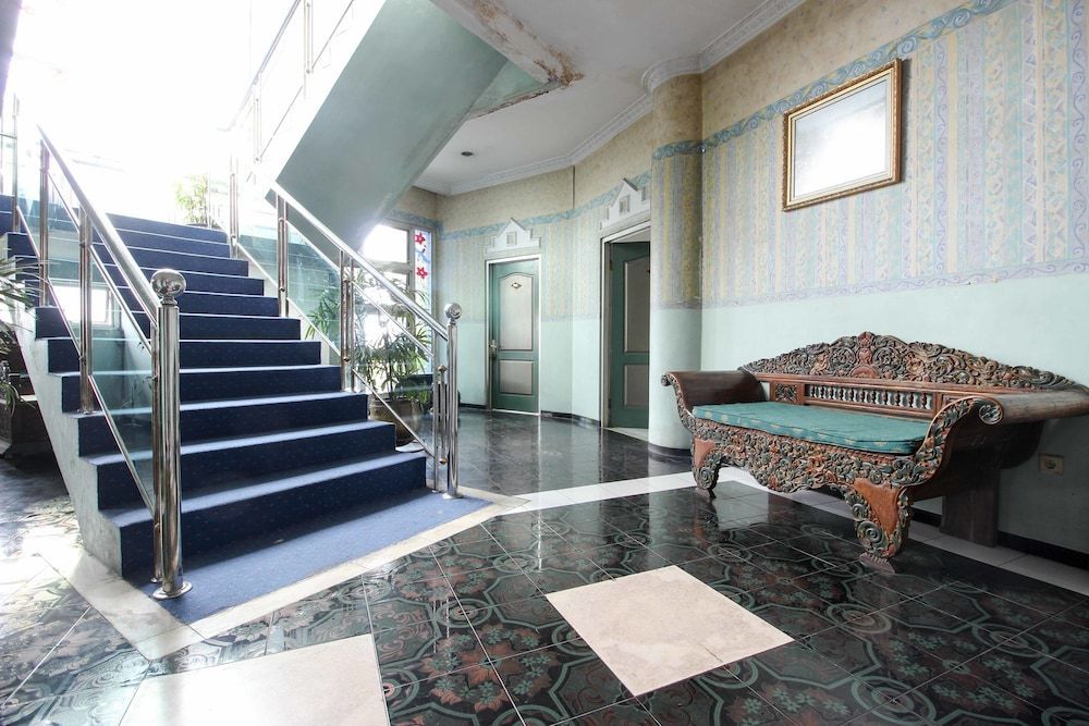 Akur Hotel Malioboro Mitra RedDoorz 2