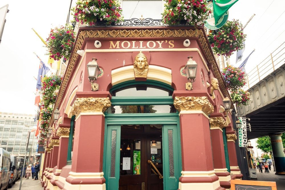 Molloy's Apartments 1