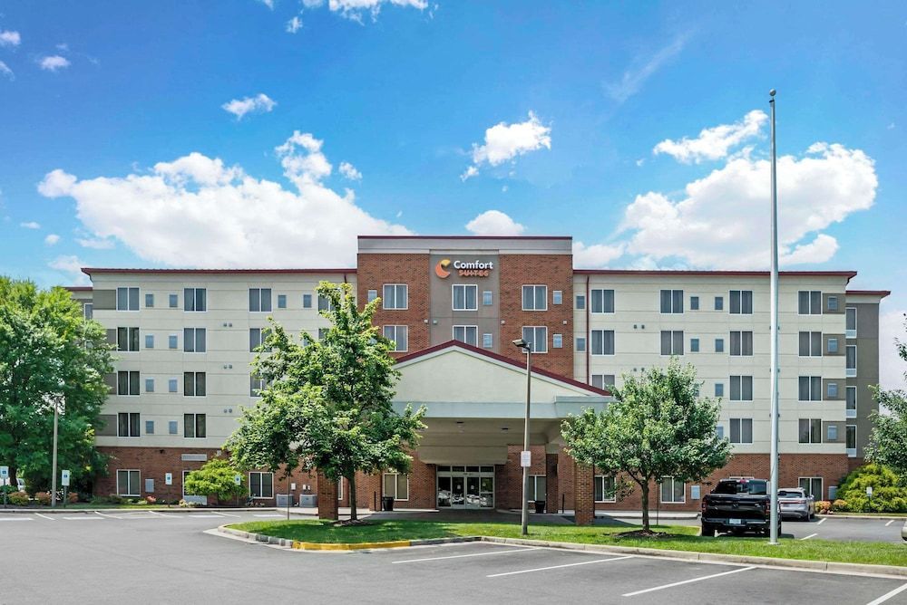 Comfort Suites At Virginia Center Commons 1