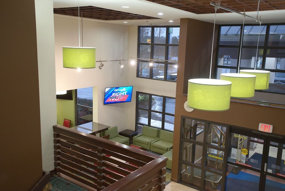 Holiday Inn Express ANDERSON-I-85 (EXIT 27-HWY 81) by IHG 2