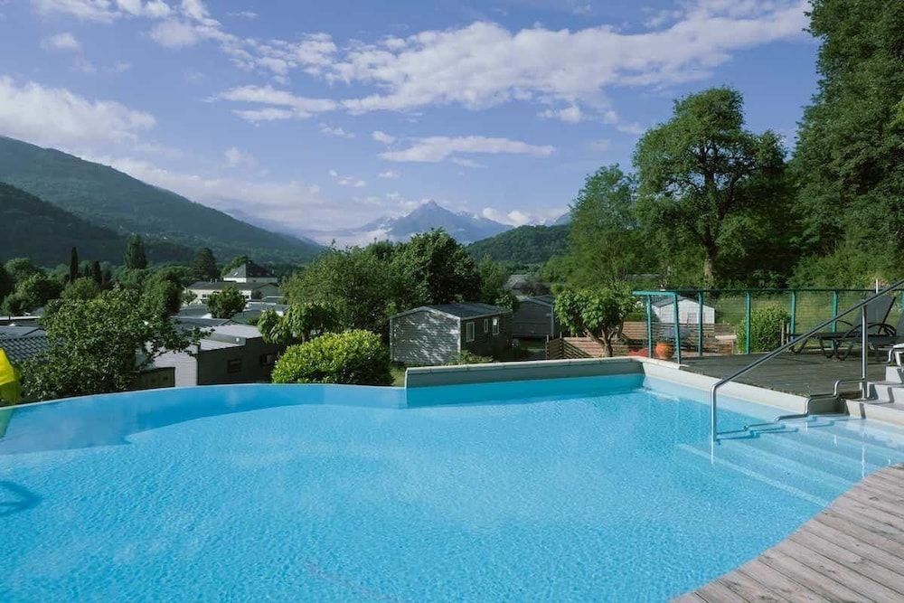 Camping écovillage Soleil du Pibeste 1