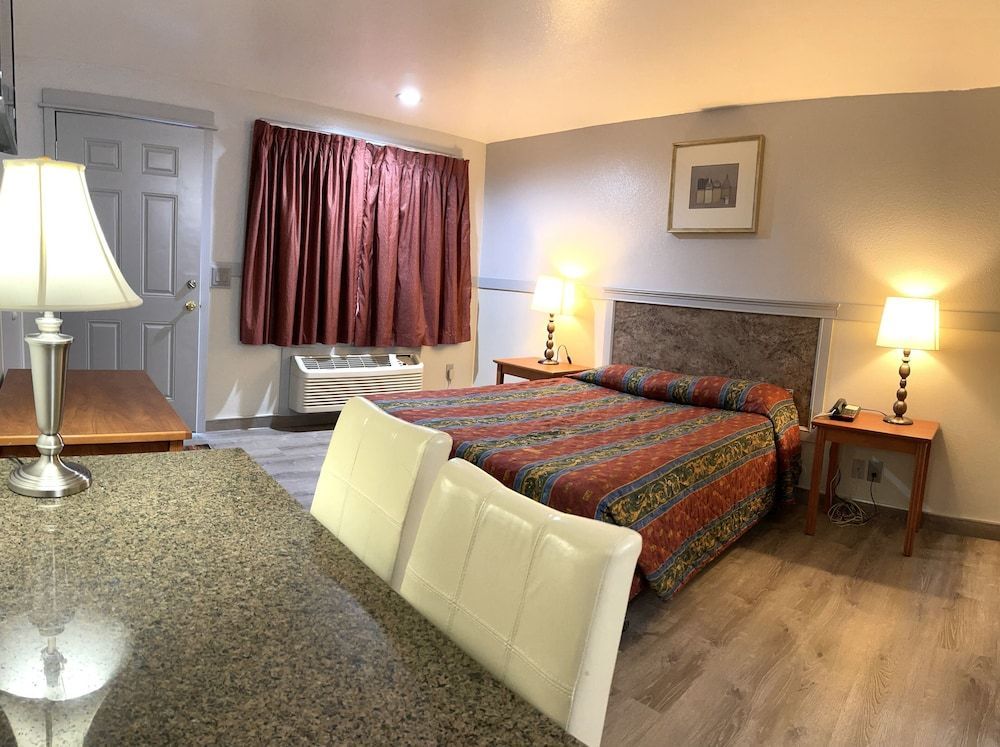 Emerald Best Motel 2