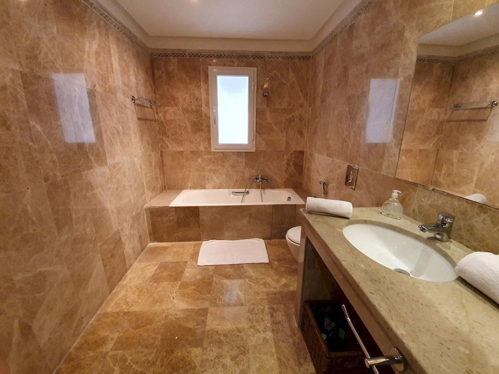 Majestic Malaga Apt de Luxe Entre Marsa Carthage 2