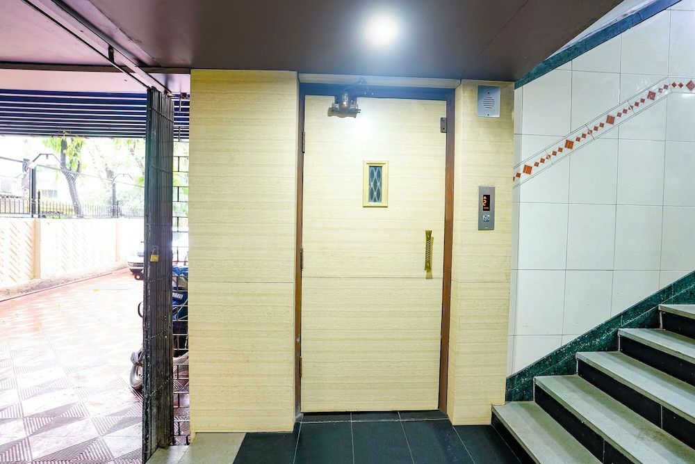 Fabhotel Cruz Royale 2