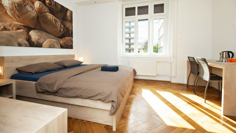 Viva Rooms 1