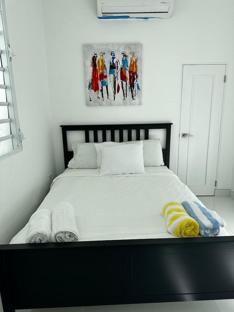 Gorgeous 1-Bedroom Beachside Suite 2