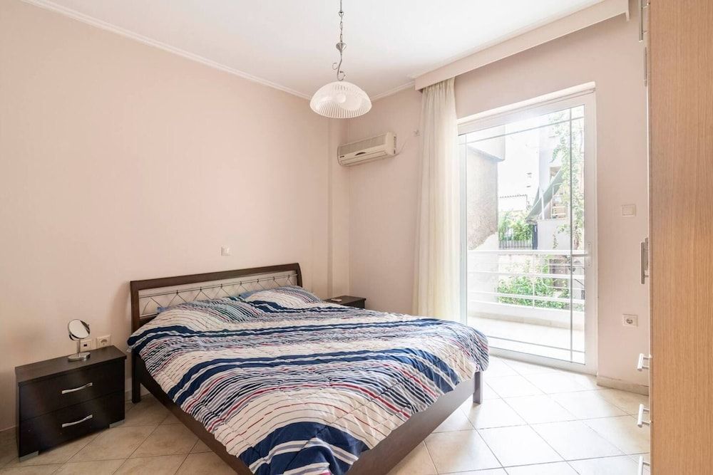 "whole House in Kolonos, Centre of Athens" 2