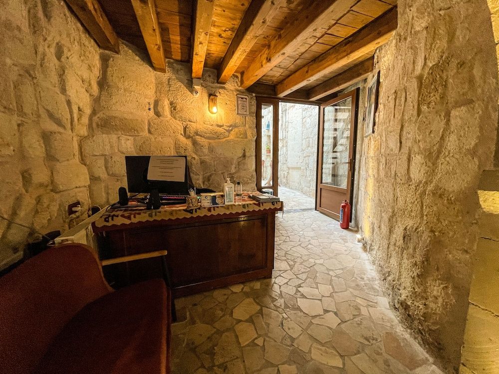 Takunya Cave Hotel 2