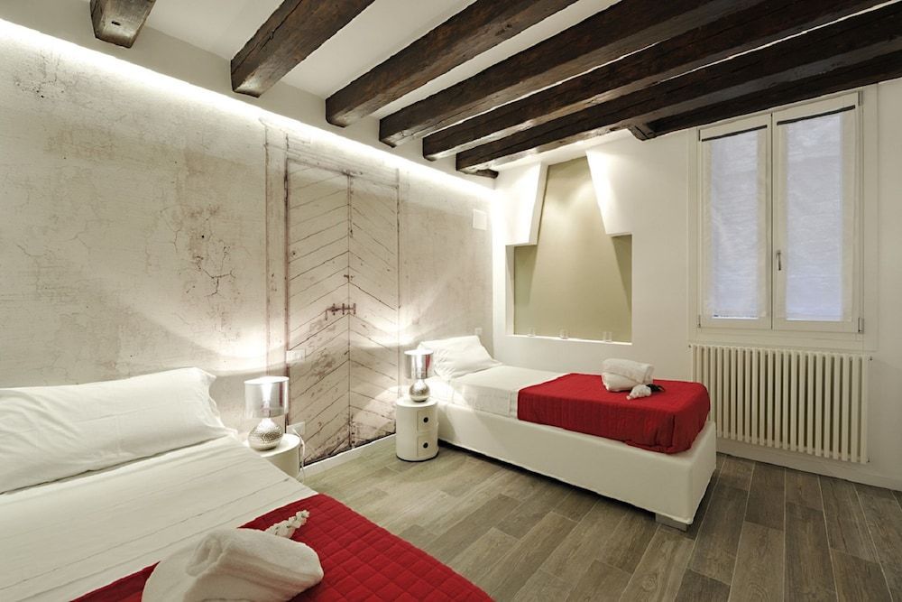 Ca Forner - Cannaregio Apartment by Wonderful Italy 1