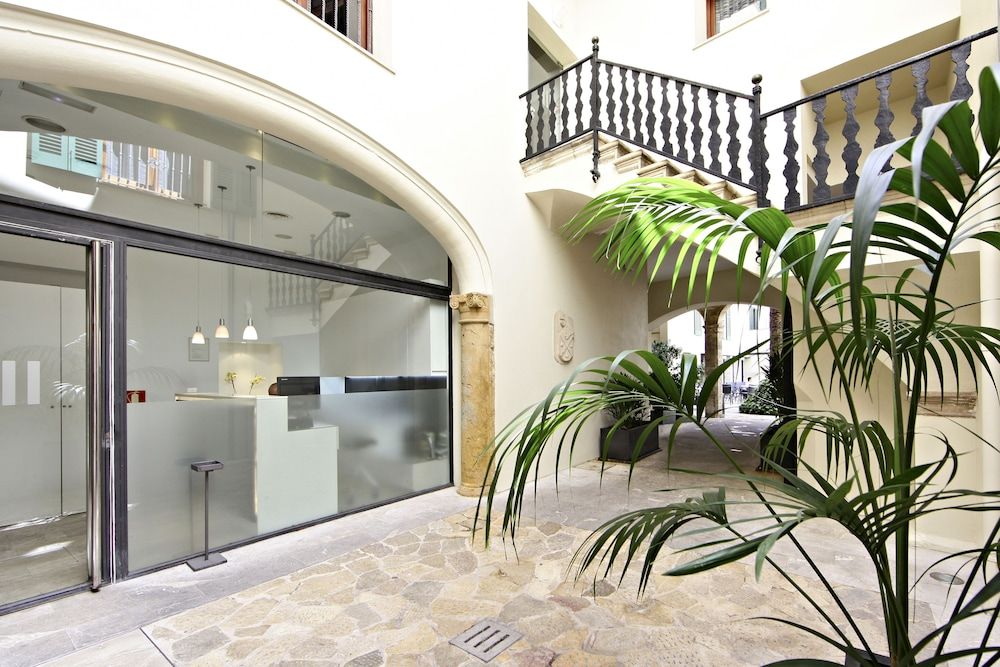 Petit Palace Hotel Tres 2