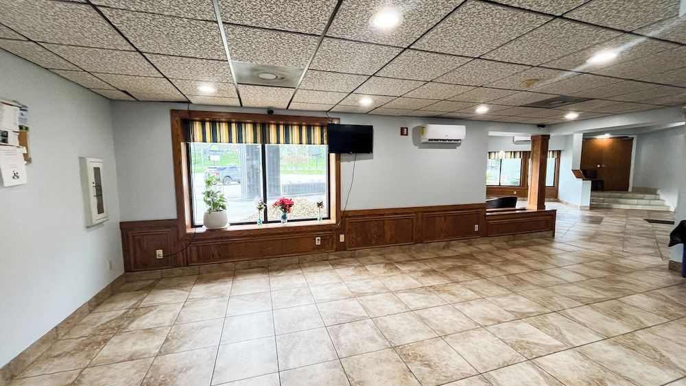 Studio 6 Suites - Tiffin, OH 2