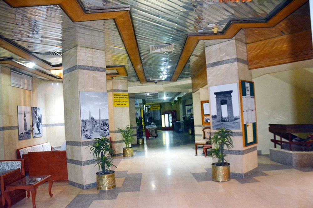 Gaddis Hotel, Suites and Apartments 2