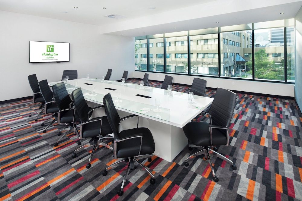 Holiday Inn & Suites MONTREAL CENTRE-VILLE OUEST by IHG 1