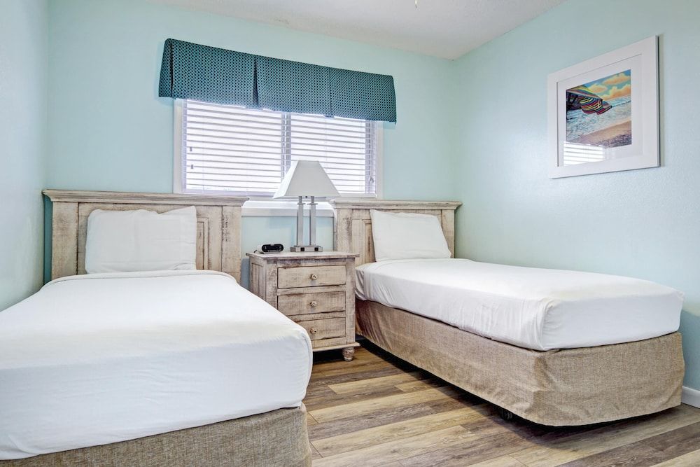 New Smyrna Waves MOD Collection by Sonesta 1