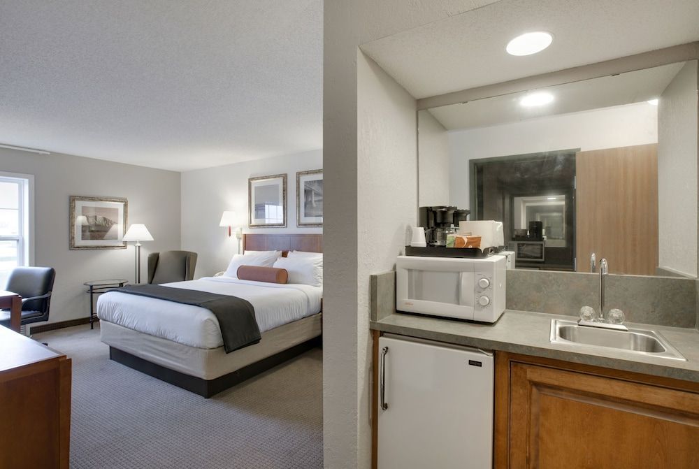 Redwood Lodge 1