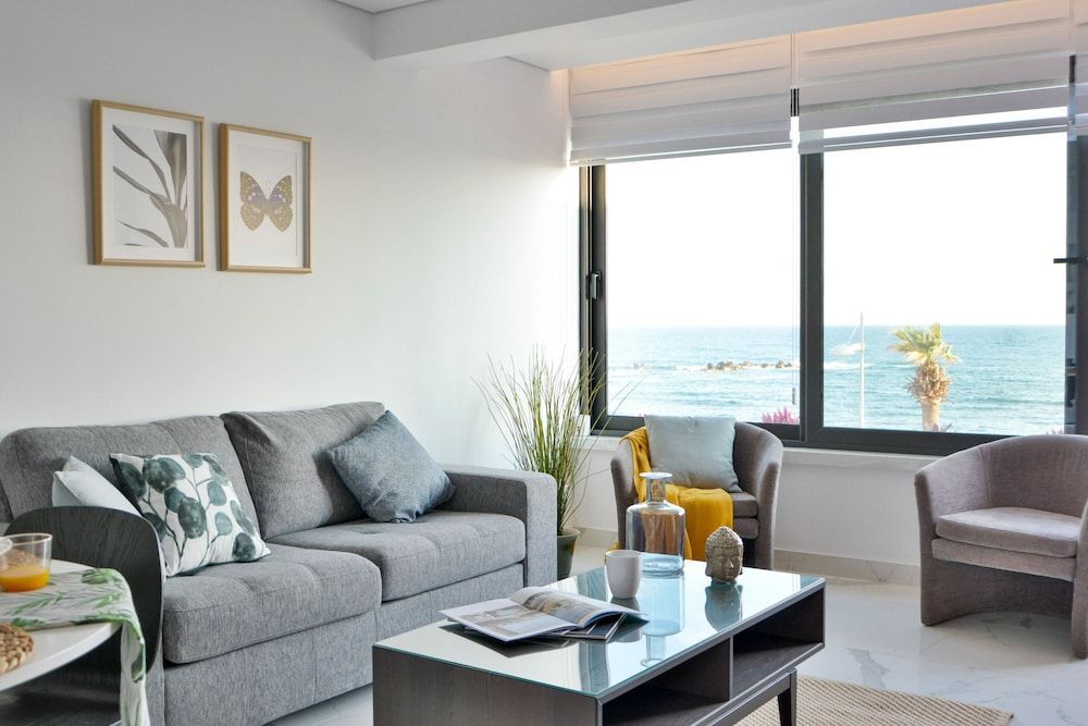 Phaedrus Living Seaview Luxury Marina Court 213 1