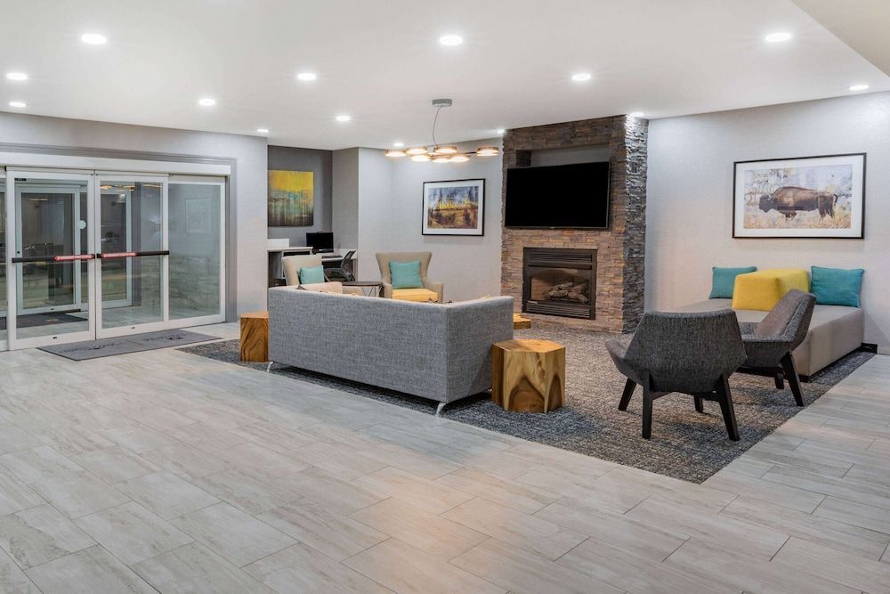 La Quinta Inn & Suites by Wyndham Ardmore 1