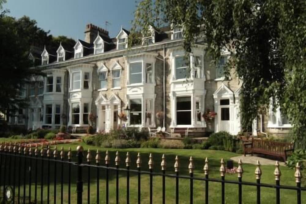Wheatlands Lodge Hotel 1