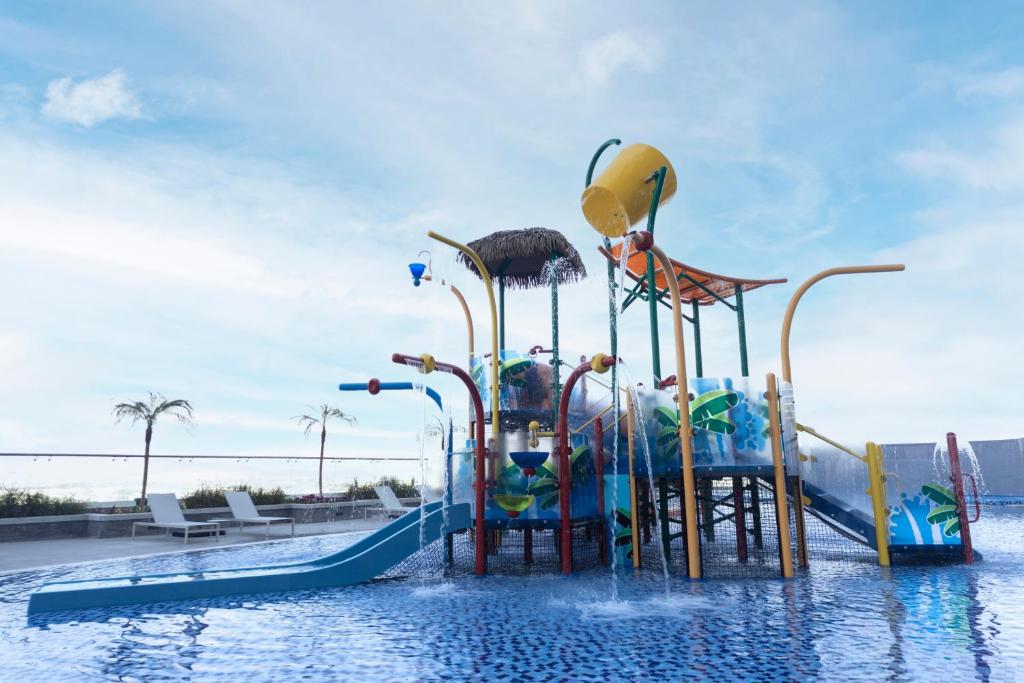 Novotel Jumeirah Village Triangle 2