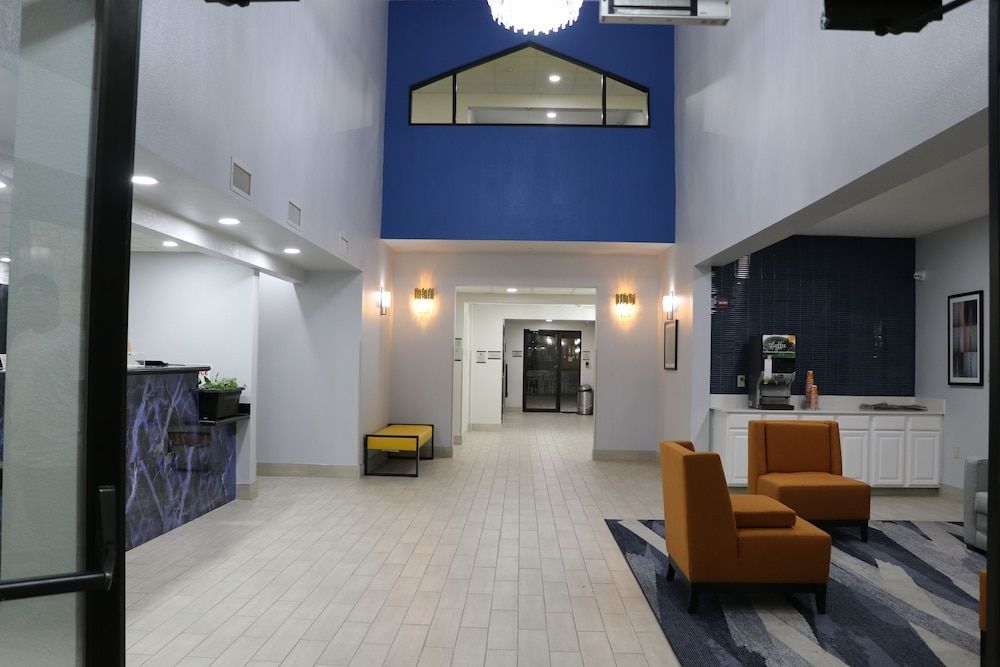 Quality Inn & Suites Buda 2