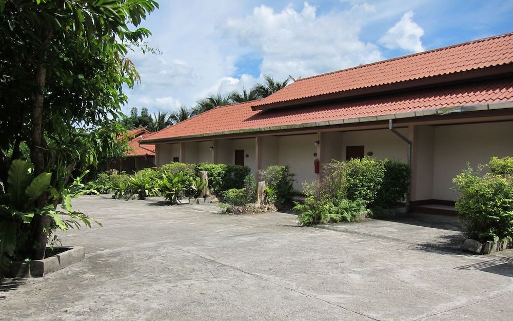 Oasis Resort 1