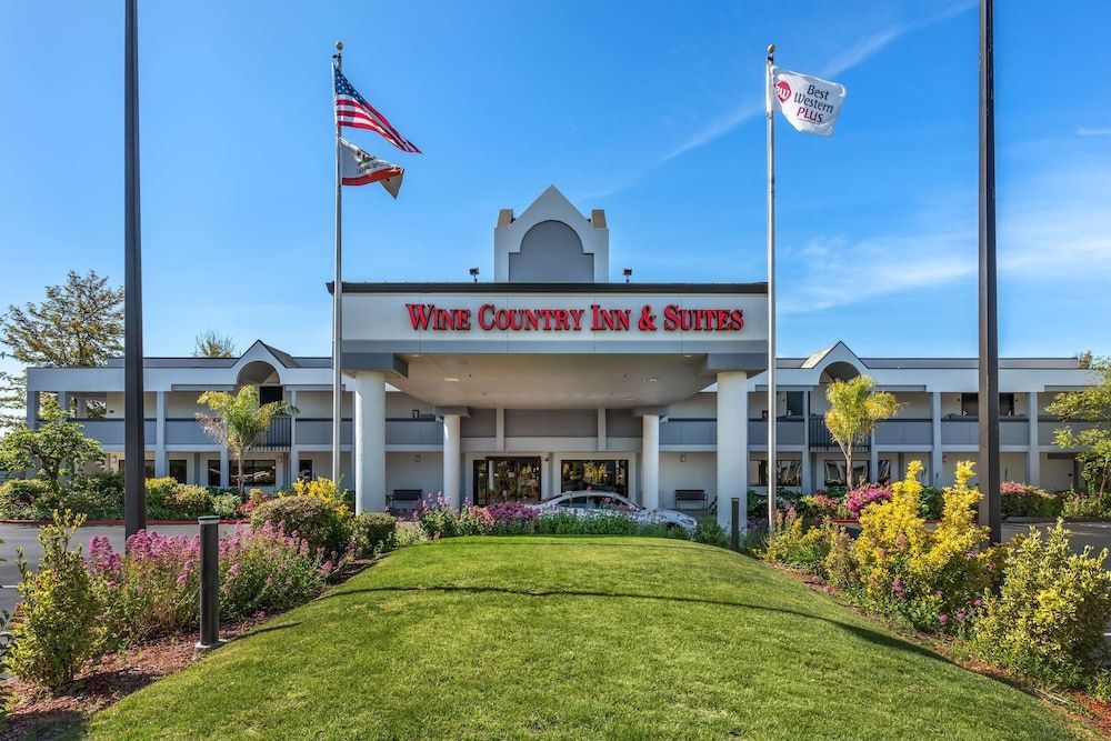Best Western Plus Wine Country Inn & Suites 1