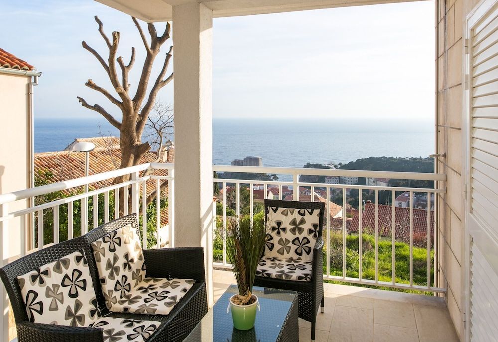 Apartments Carmelitta 1