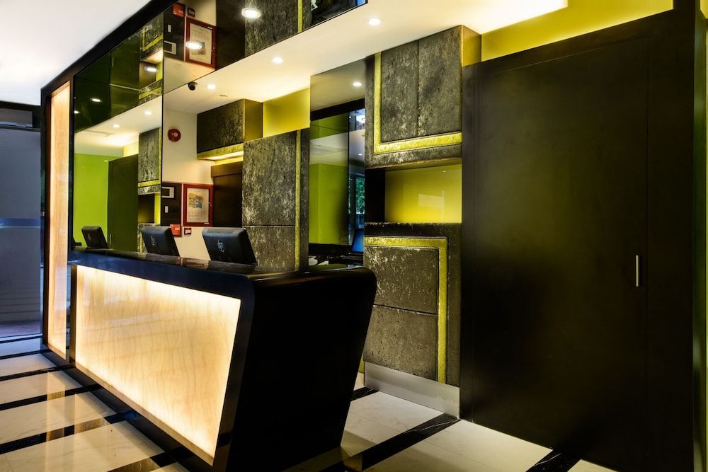 J8 Hotel 2