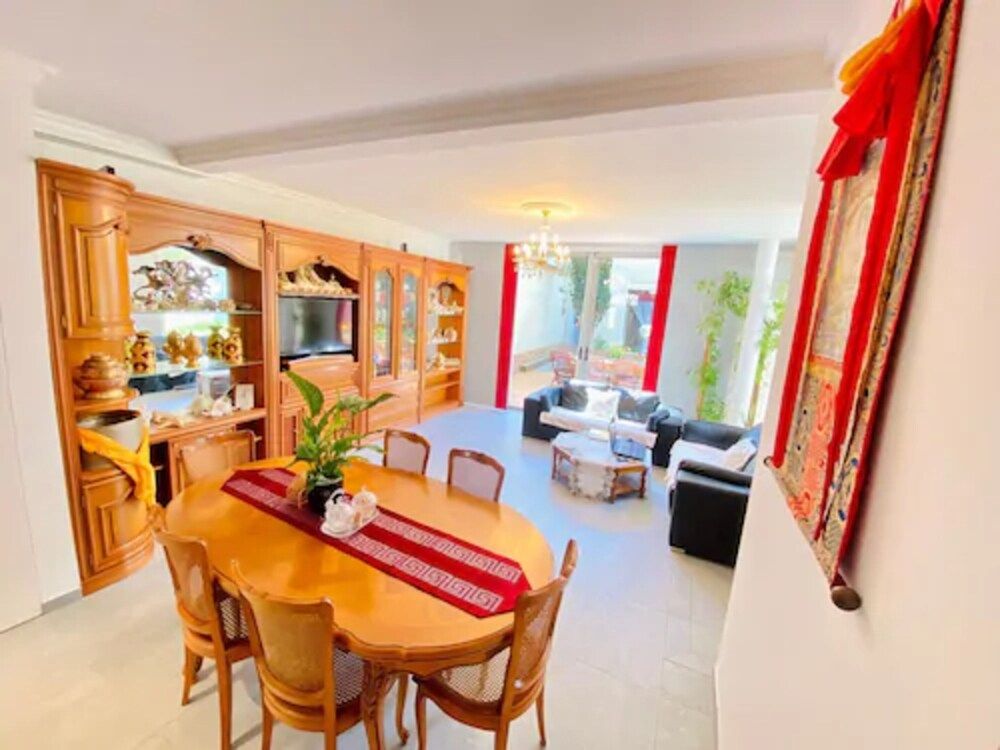 Reims Sherpa Guest House 2