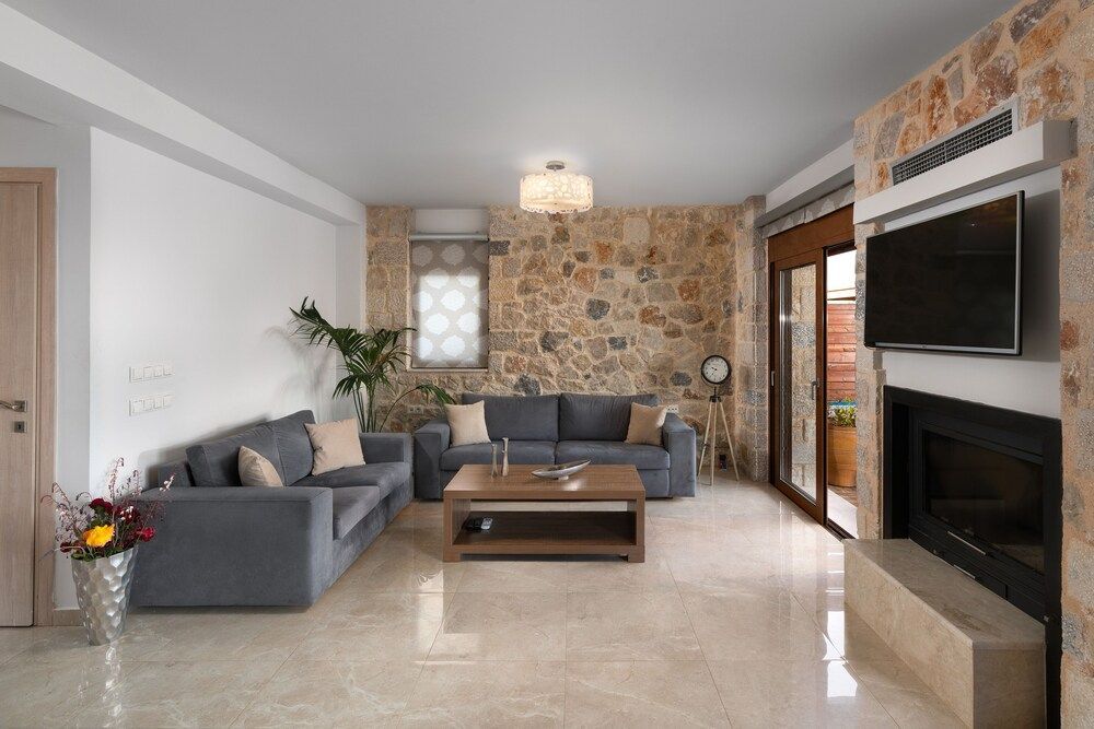 Sperveri Enalio Villas - Heated Pool 2