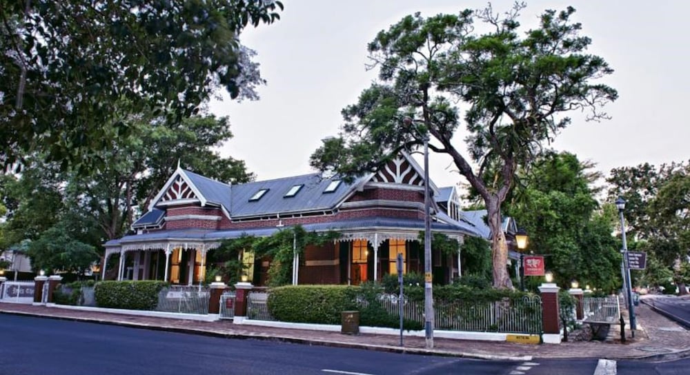 Roosenwijn Guesthouse 1