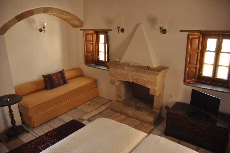 Malvasia Traditional Hotel 2