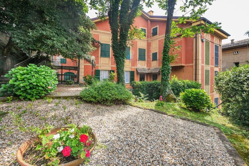 Camogli Bright Apartment with Parking 1