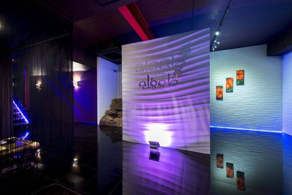 aloalo 1