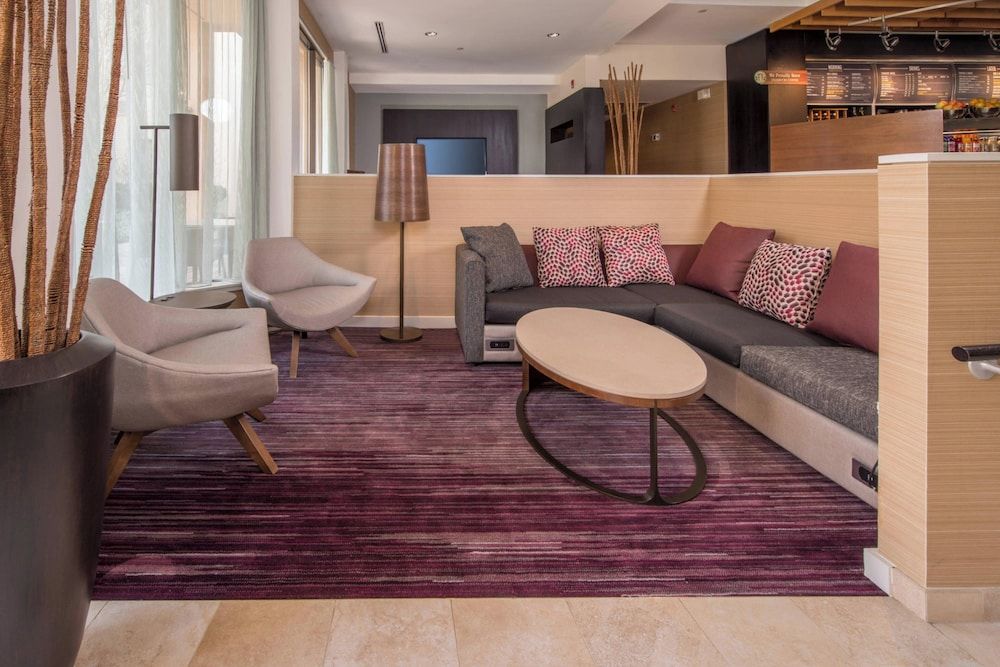 Courtyard by Marriott Fairfax Fair Oaks 2