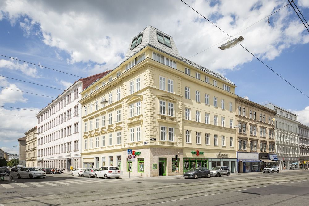 Vienna Grand Apartments City 1