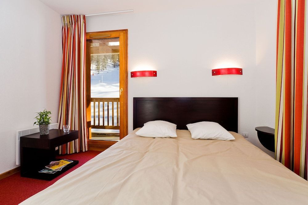 Appartement de standing avec piscine, sauna, hamman et wifi aux Orres 1800 - FR-1-322-44 2
