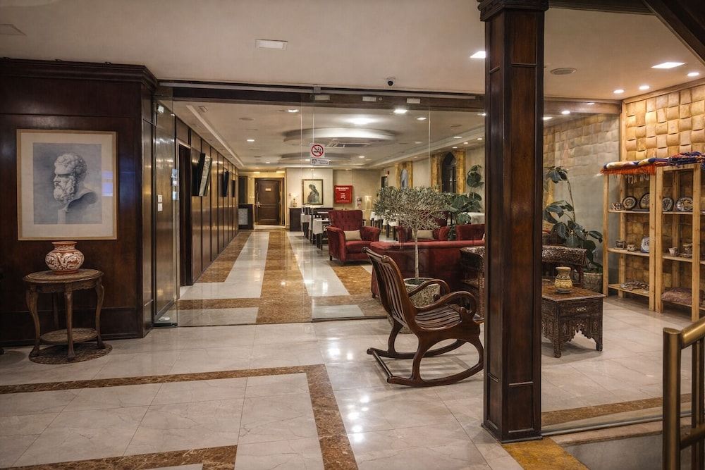 Saint John Hotel 2